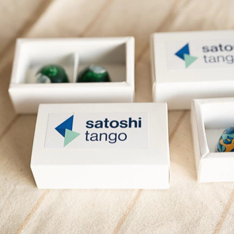 10 cajas personalizadas sticker 2 bombones