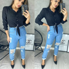 Calça Mom destroyed na internet