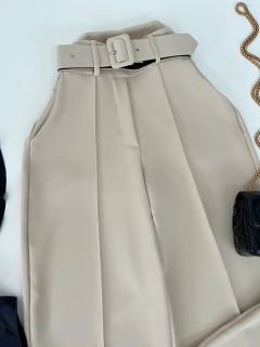 Calça pantalona alfaiataria - comprar online