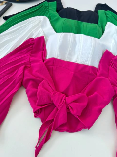 Cropped Manga Plissada - comprar online