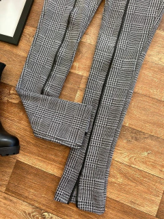 Calça xadrez na internet