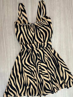 Vestido botões na internet