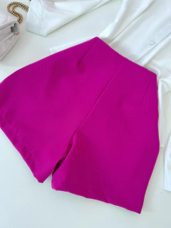 Shorts alfaiataria Zara Fúcsia na internet
