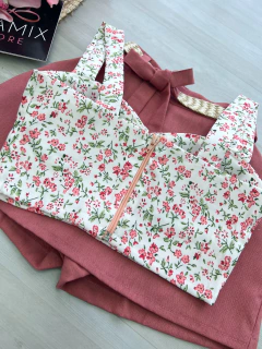 Cropped premium floral na internet