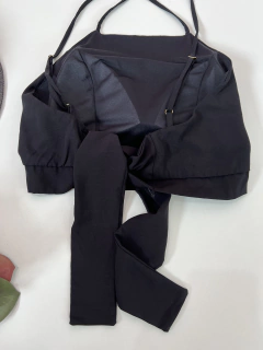 Conjunto lia preto na internet