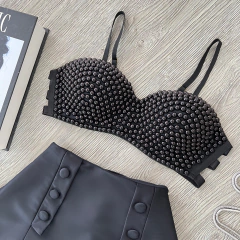 Cropped pedraria on internet