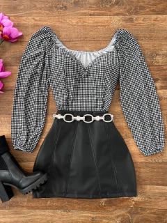 Saia courino Preta na internet