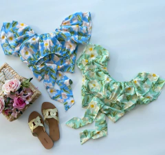 Cropped floral on internet