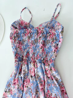 Vestido mídi na internet