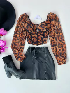 Saia couro com apliques