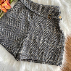 Shorts saia na internet