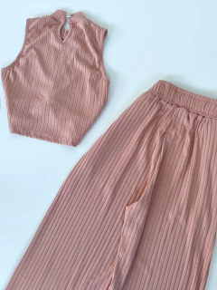 Conjunto canelado na internet