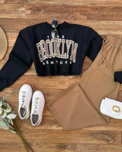 Cropped moletom Brooklyn preto - comprar online