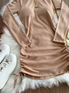 Vestido canelado Nude na internet