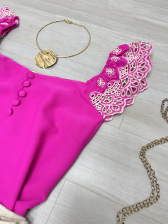 Blusa crepe com guipir na internet