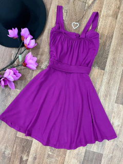 Vestido botões na internet