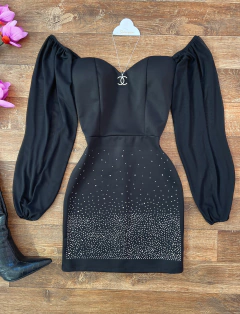 Vestido com apliques