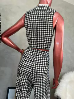 Conjunto colete na internet