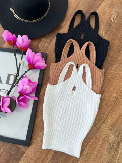 Cropped modal Bianca