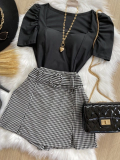 Shorts com cinto na internet