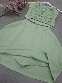 Conjunto cropped e saia shorts linho na internet