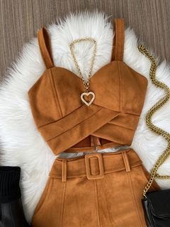 Cropped suede na internet
