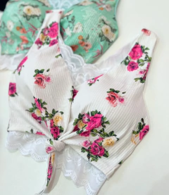 Cropped canelado com renda