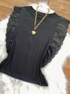 Blusa renda on internet