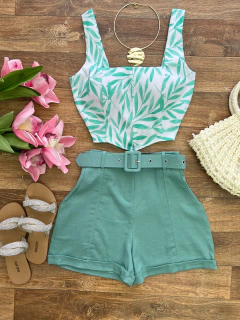 Shorts linho com cinto
