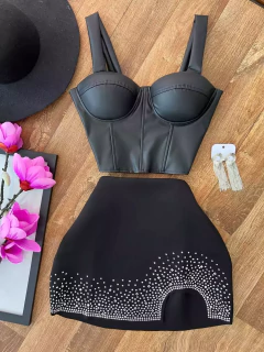 Saia com apliques (cópia)