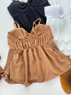 Blusa plissada na internet