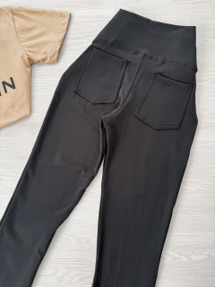 Calça flare flanelada na internet