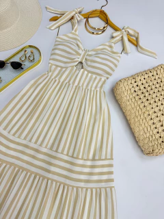 Vestido longo listrado na internet