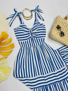 Vestido longo listrado na internet