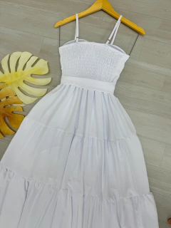 Vestido Isa longo branco na internet