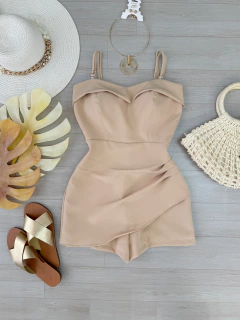 Macaquinho alfaiataria nude