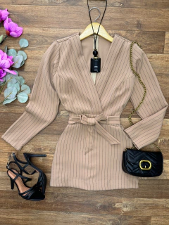 Macaquinho alfaiataria risca de giz