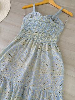 Vestido midi laise na internet