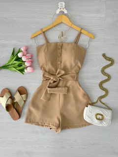 Macaquinho alfaiataria botões