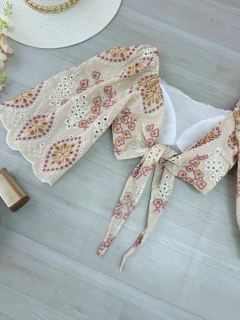 Cropped laise - (cópia) on internet