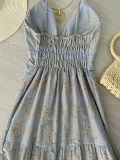 Vestido midi laise na internet