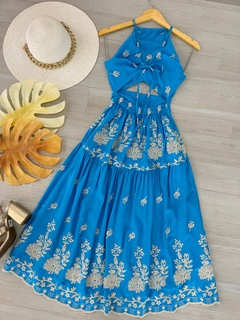 Vestido midi laise na internet