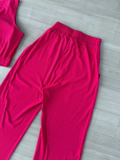 Conjunto canelado na internet