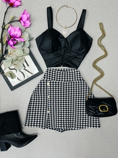 Shorts saia xadrez
