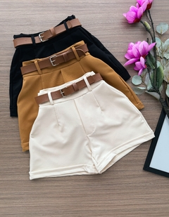 Shorts Alfaiataria com cinto