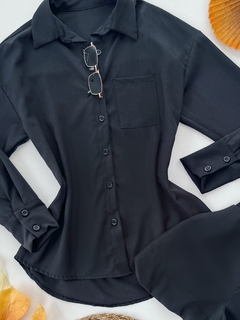 Conjunto camisa e shorts na internet