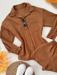 Conjunto camisa e shorts na internet