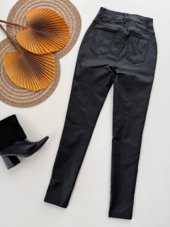 Calça flare resinada importada (cópia) - (cópia) - Glamix 