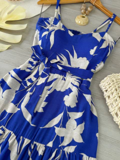 Vestido midi de amarrar na internet