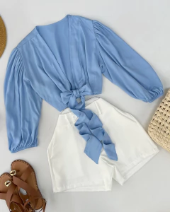 Blusa manga de amarrar na internet